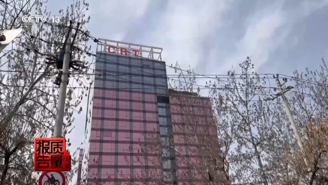 DƬ